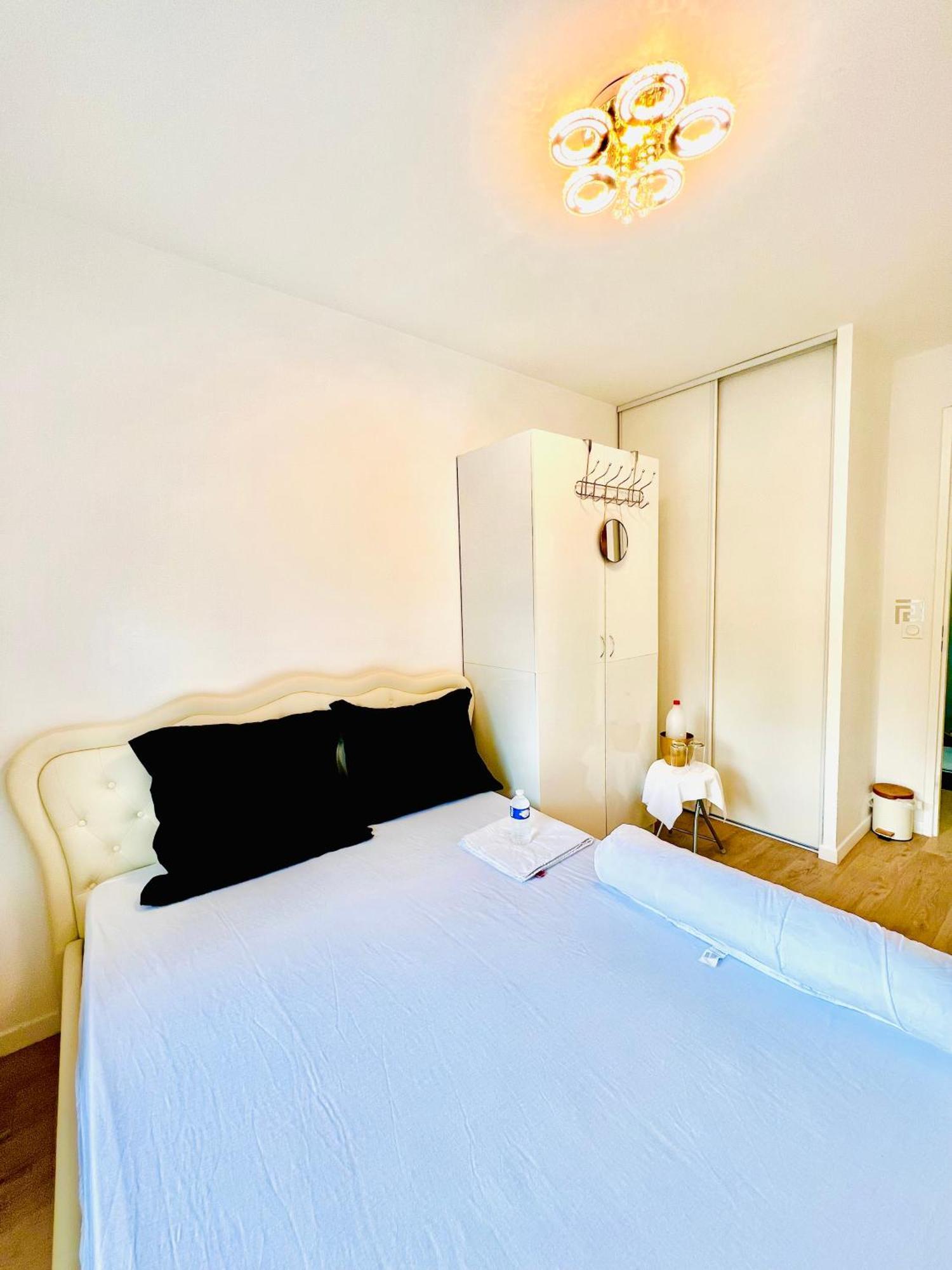 Les Residences De Djibril Le Blanc-Mesnil Buitenkant foto