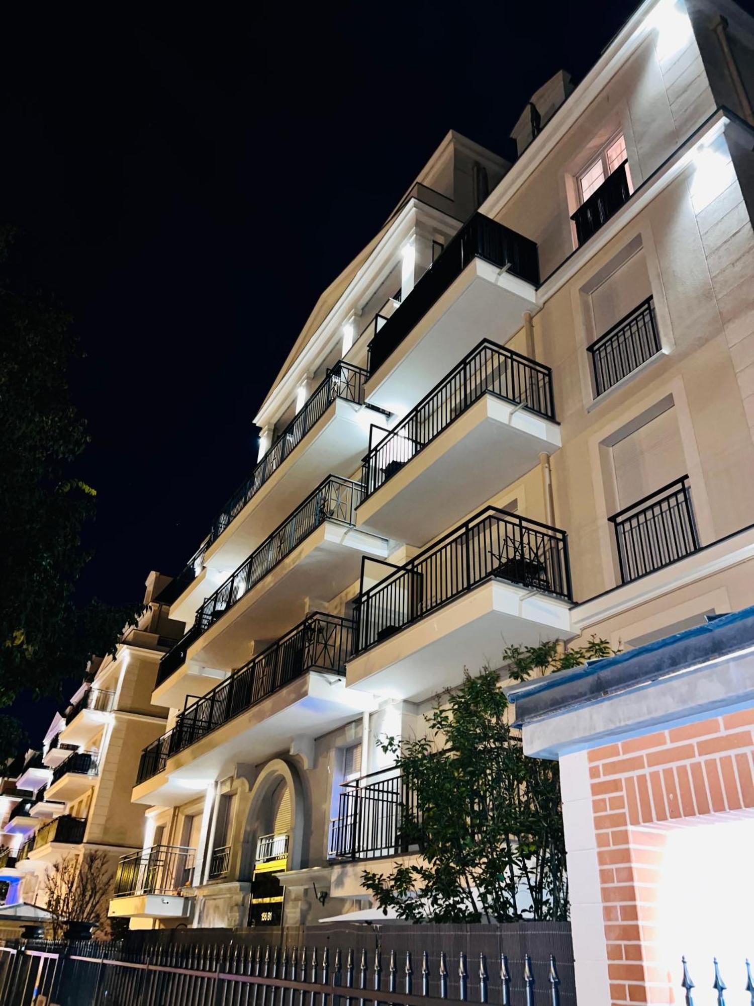 Les Residences De Djibril Le Blanc-Mesnil Buitenkant foto
